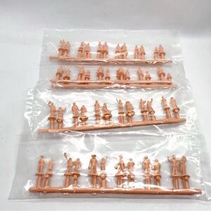 Bachmann Train HO 1/87 Scale Figure Set People Passengers For Train Layout 4 Pks